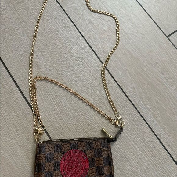 Used in excellent condition Louis Vuitton limited edition Damier Pochette - Picture 3 of 12